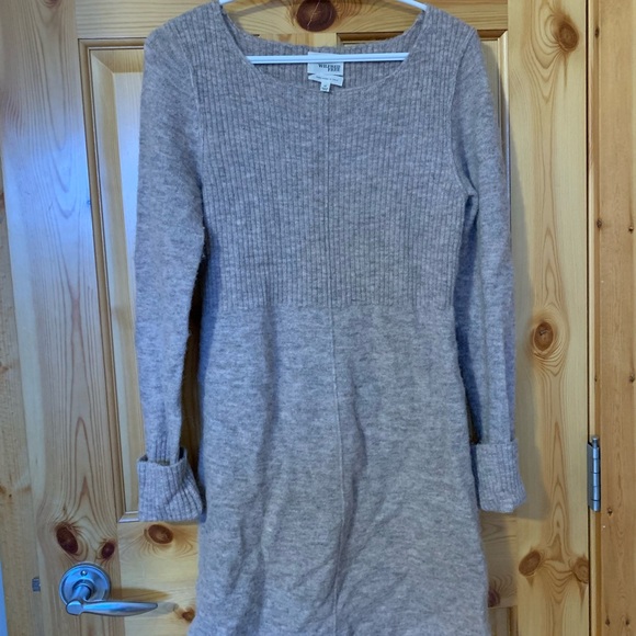 Wilfred free dress, size medium, soft sweater like material - Picture 1 of 3